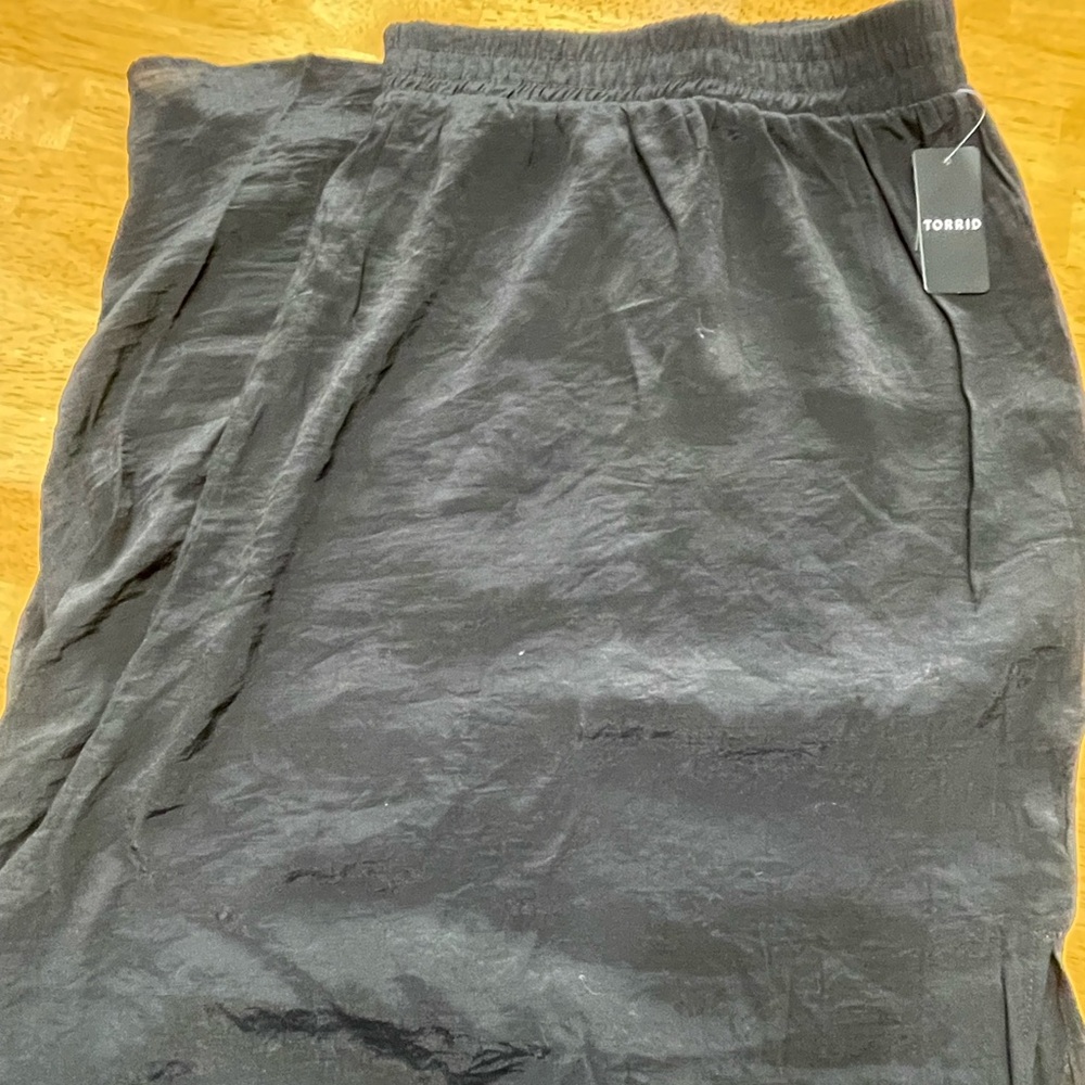 Torrid Black Capris